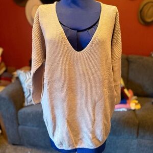 Express Women's V-Neck Cream Sweater